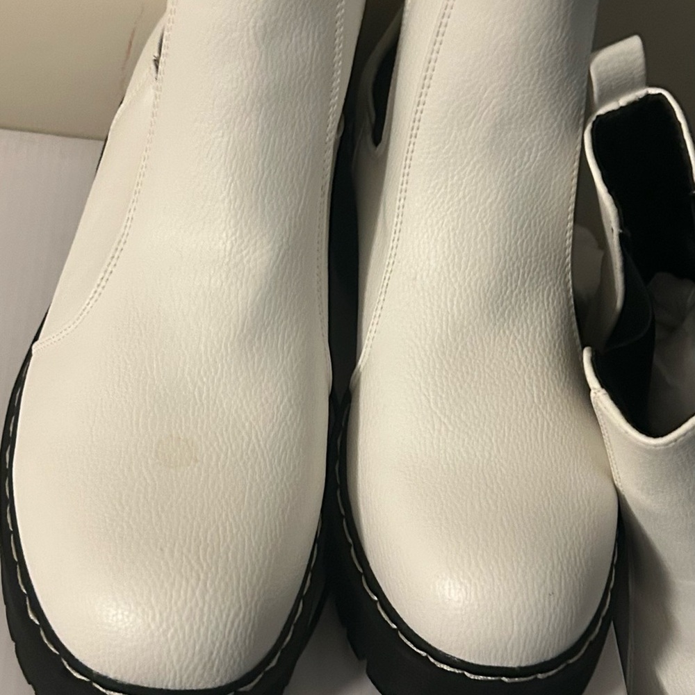 Women leather boots pull up elastic in each side